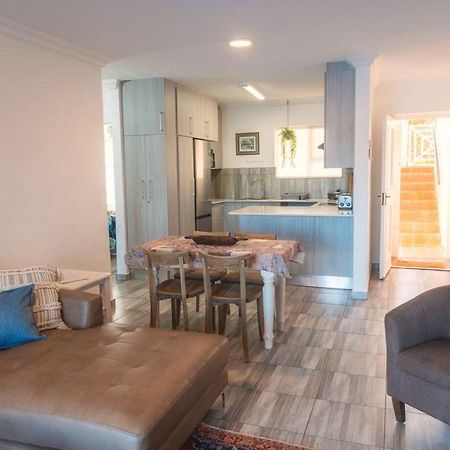 The Ark Guesthouse At Marina Martinique Jeffreys Bay Esterno foto