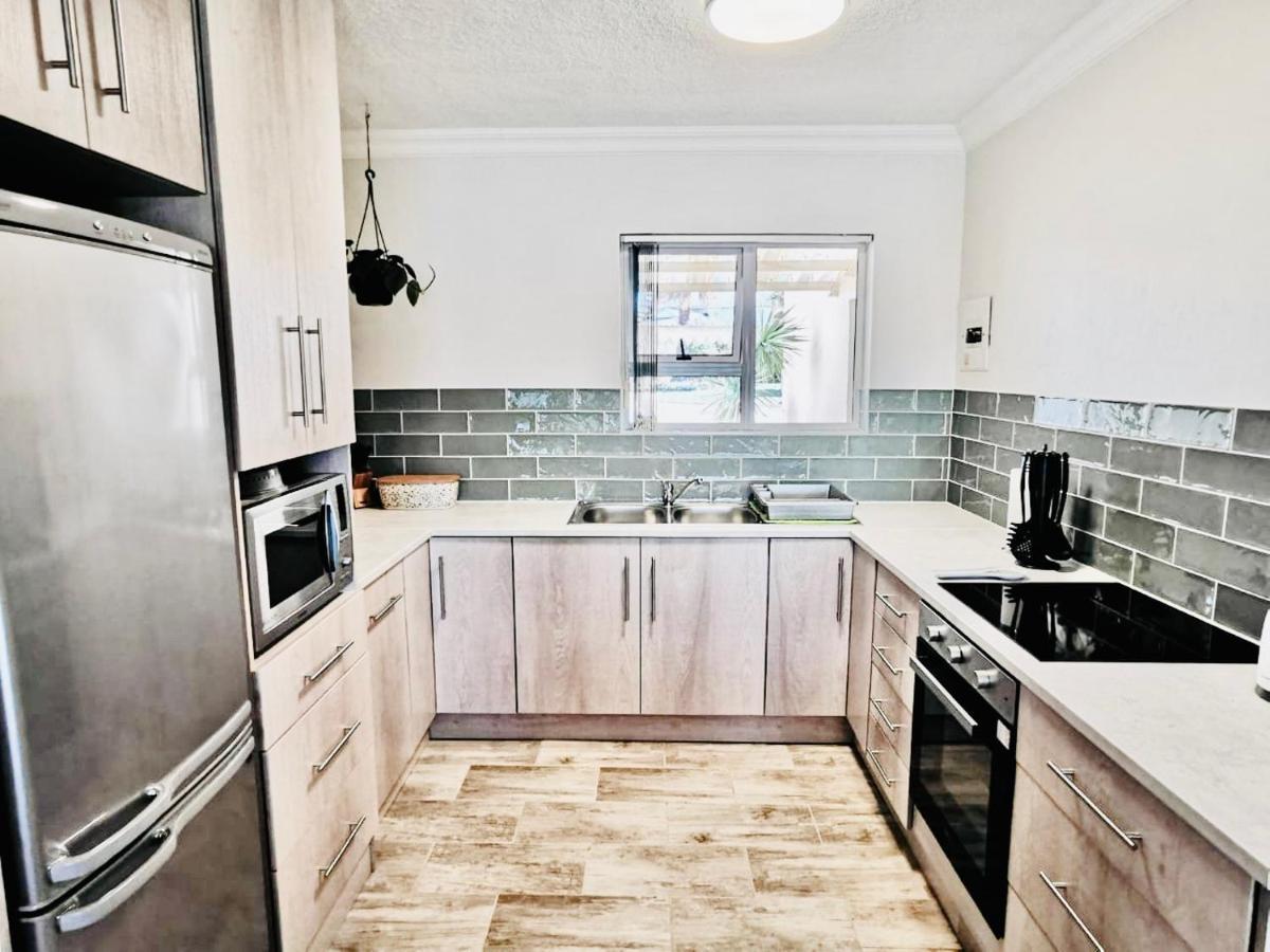 The Ark Guesthouse At Marina Martinique Jeffreys Bay Esterno foto